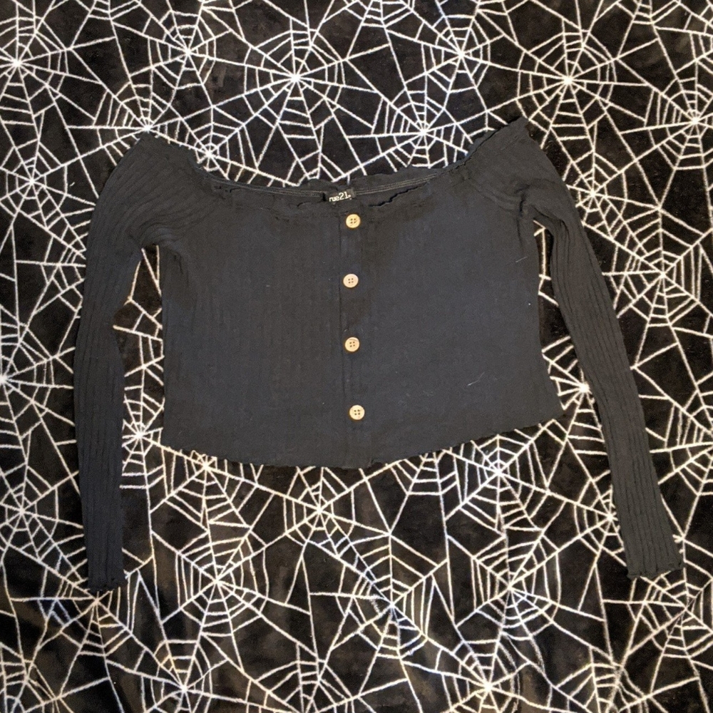 Rue 21 Black Cropped Long Sleeve Top